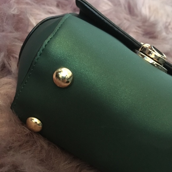 Shimmering green crossbody - Picture 6 of 8